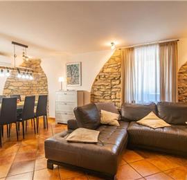 3 bedroom villa with pool near Pula, sleeps 6